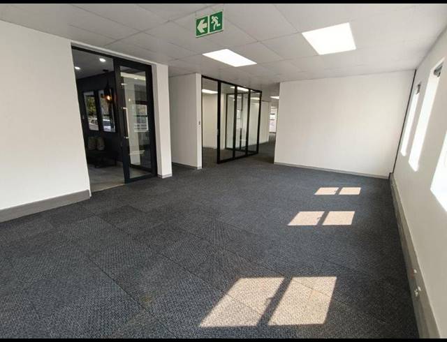 BUSINESS PROPERTY TO RENT IN DUNKELD WEST